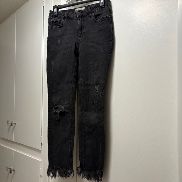 Free People gray/black distressed jeans with fringe hem - size 27 - Picture 1 of 7